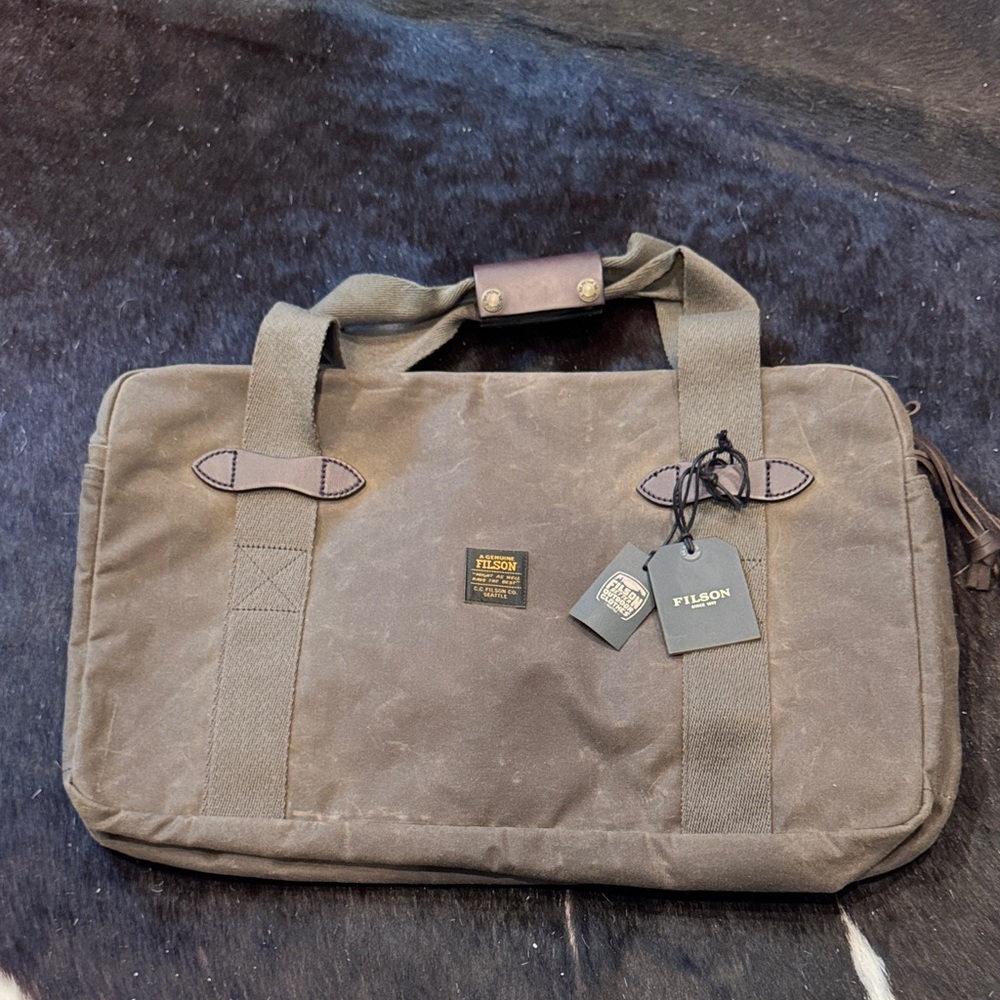 NWT Filson Tin Cloth Medium Duffle - Otter Green - weather resistant
